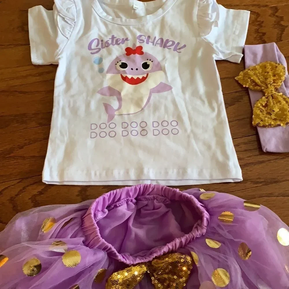 Sister shark 3pc 18M outfit.